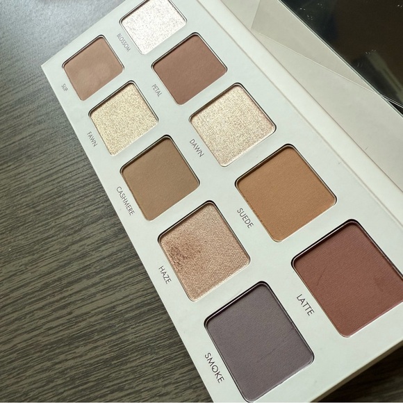 Wander Beauty In Neutral Eyeshadow Palette - Picture 5 of 7